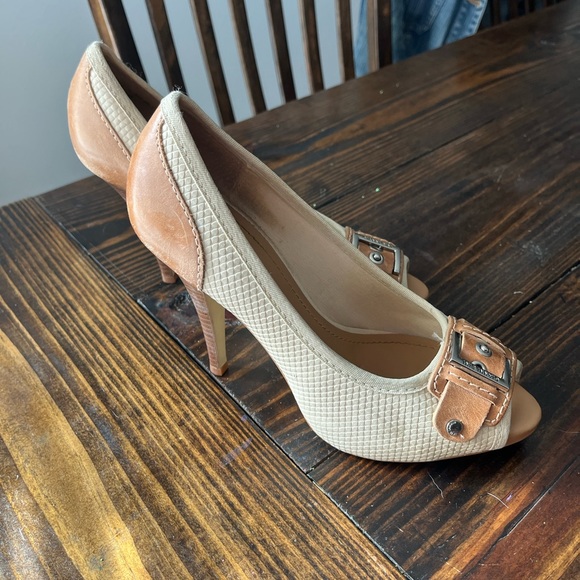 Gianni Bini, 8.5, tan & camel color - Picture 2 of 3